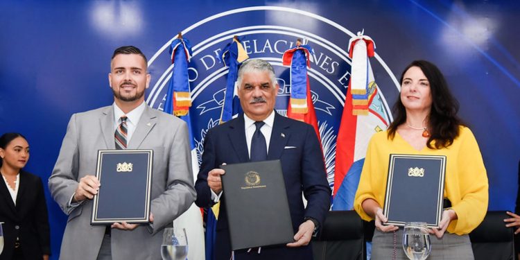 Address by Minister of TEATT in Dom Rep at signing of Air Transport Agreement