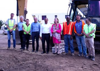 Van Nieuwenhuizen gives go-ahead construction roads on St. Eustatius