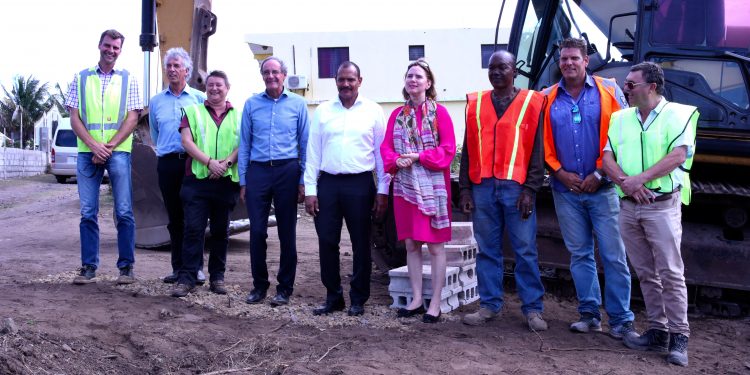 Van Nieuwenhuizen gives go-ahead construction roads on St. Eustatius