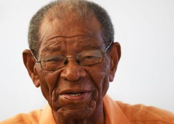 Sir Everton Weekes: West Indies cricketing great suffers heart attack