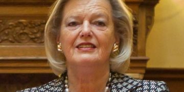 Former senate leader takes over as minister for asylum issues