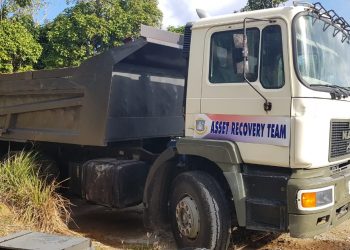 Asset Recovery Team  seize vehicles on the French side