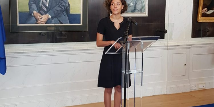 Carla Vlaun joins Minister Wuite to unveil Ruby Bute’s Artwork at Dutch Second Chamber of Parliament in the Netherlands