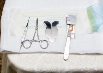 Dutch to investigate circumcisions by religious figures without medical training