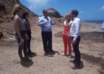 State Secretary Van Veldhoven visits waste management location Saba
