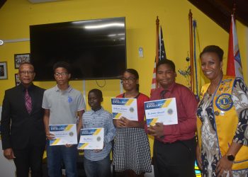 Sint Maarten Lions Club gives out Students Excellence Awards