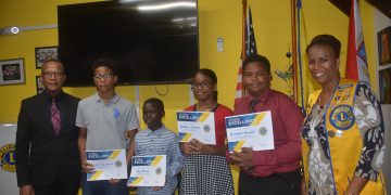 Sint Maarten Lions Club gives out Students Excellence Awards