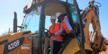 State Secretary Van Veldhoven starts preparing site for construction of powder storage on Bonaire