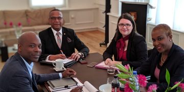 Minister Smith visits Cabinet of the Minister Plenipotentiary