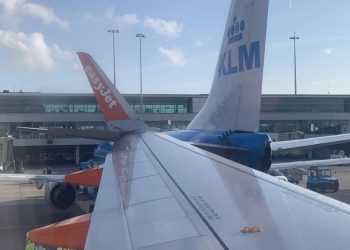 Passenger planes collide at Schiphol; no one hurt