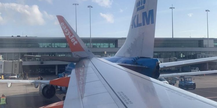Passenger planes collide at Schiphol; no one hurt