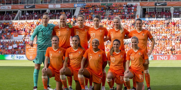 Four Dutch players and two coaches on Fifa award shortlist
