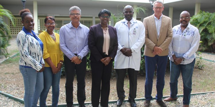 Acting Minister of Public Health Romeo Marlin visits dialysis department at Sint Maarten Medical Center