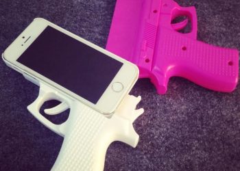 Police warns of weapon phone case
