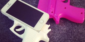 Police warns of weapon phone case