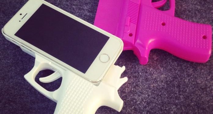 Police warns of weapon phone case