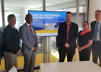 Minister Johnson visits  Port of Rotterdam