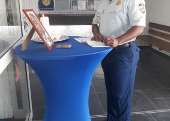 Invitation to the public sign a book