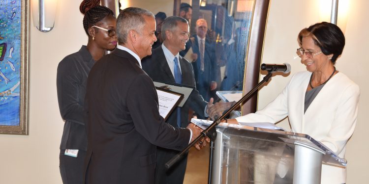 Parliament recognizes persons and organizations contributing to Sint Maarten’s environment