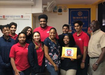 LEARNING UNLIMITED STUDENT COUNCIL AND GRIFFINS CONTRIBUTE TO THE ROTARY CLUBS BAHAMAS FUNDRAISING EFFORT