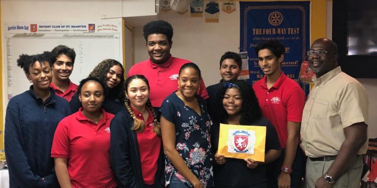LEARNING UNLIMITED STUDENT COUNCIL AND GRIFFINS CONTRIBUTE TO THE ROTARY CLUBS BAHAMAS FUNDRAISING EFFORT