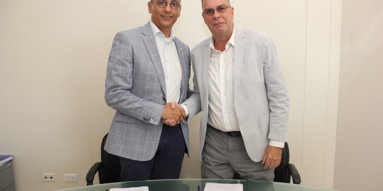 Minister Geerlings signs debt repayment LOI with SZV