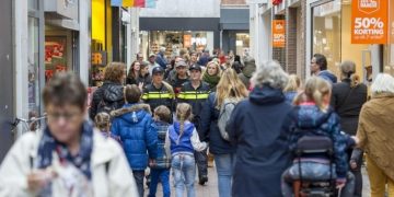 Dutch getting heavier, slightly taller