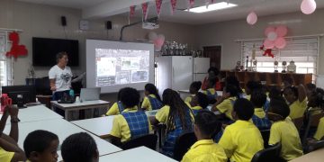 The Nature Foundation St Maarten is Providing Interactive Presentations about Plastics and the Environments to schools!