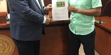 MP Bijlani presents UP leader with tourism contribution for party platform