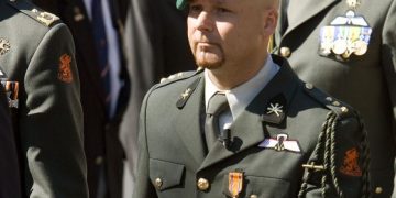 Decorated soldier gets community service for headbutting policeman