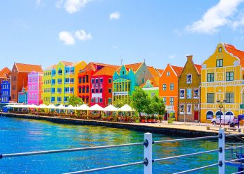 Netflix sued for showing Curacao map in 2012 Bruce Willis movie