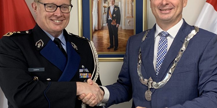 Marechaussee Commander Hans Leijtens visits Saba