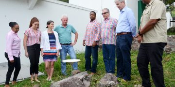 KNMI experts meet Island Council, discuss earthquake, volcano monitoring