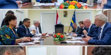 Prime Minister of Curacao meets with Minister Knops