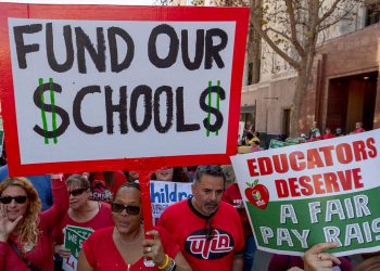Over 4,000 schools close as teachers start their 2-day strike
