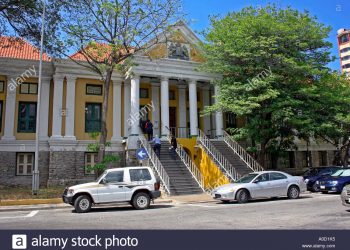 Former director Curaçao Refinery convicted in corruption case