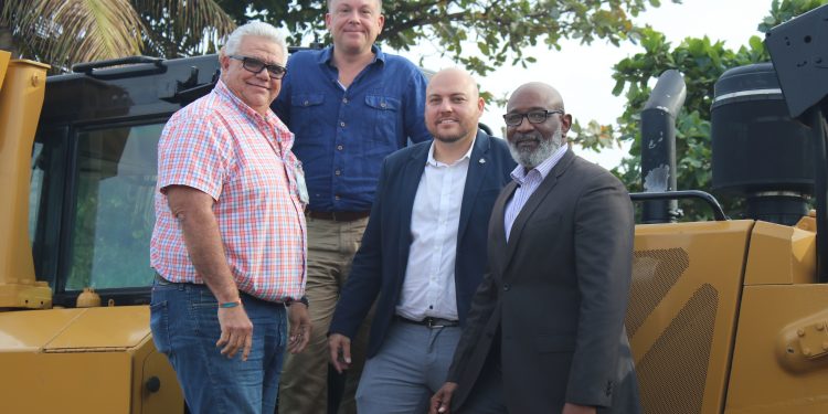 Bulldozer delivered to VROMI Ministry will improve landfill management