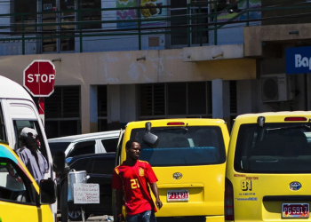 Jamaican man beaten, thrown off minibus after sneezing