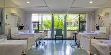 Rotterdam hospital closes ICU over possible Covid-19 infection