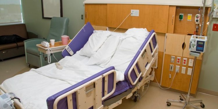 Nearly 100 more coronavirus patients dead, 529 more hospitalized