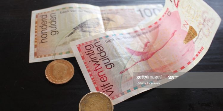 Curaçao urgently needs money to save the guilder from devaluation