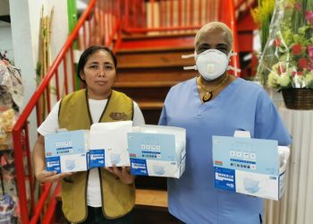 Tzu Chi donates masks to critical organizations