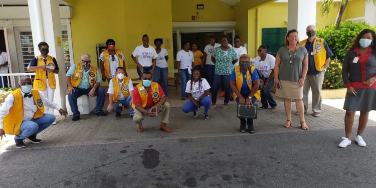SINT MAARTEN LIONS HONOR WHITE YELLOW CROSS FRONT LINERS