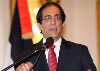 The Gov. ‘manages’ dates to reopen economy