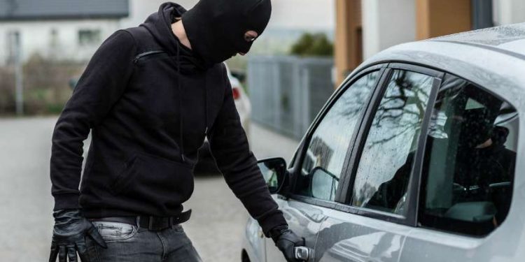 Police busy dismantling a “car theft gang”