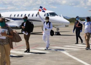 Stranded in Brazil and Guatemala: 20 Dominicans return home
