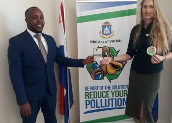 The Nature Foundation St. Maarten Presents Eco-Bracelet and Reef Safe Sunscreen to the VROMI Minister on World Oceans Day!