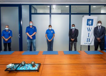 The Windward Islands Banks donates NAF 110,000.00 to the Rotary Club of Sint Maarten to assist with its food program