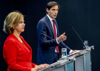 Dutch agree €3.4bn loan and guarantee bailout with KLM