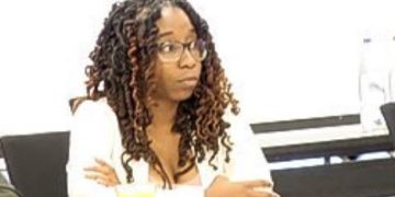 Clyde van Putten resigns/PLP has new leader